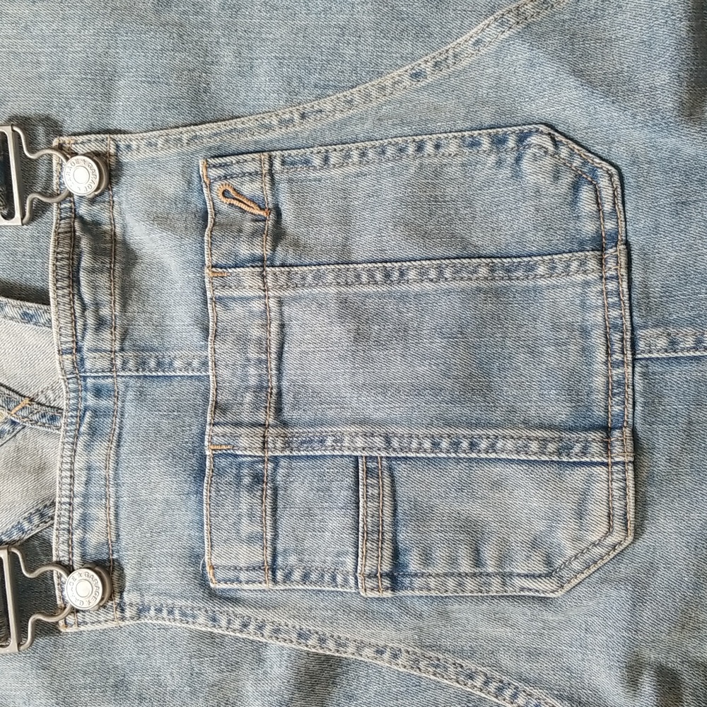 🥳 Host Pick 🥳Garage Lightwash Denim Distressed Bib Overalls - Picture 5 of 12